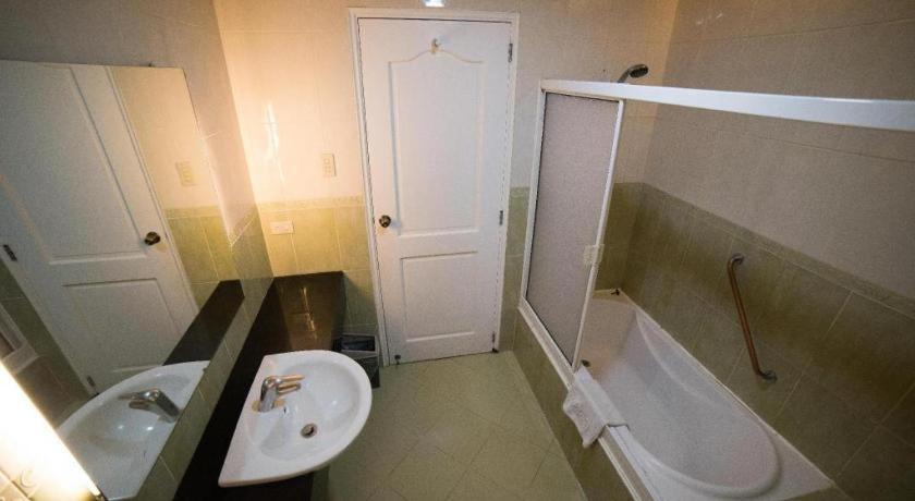 Moonbay Marina The Villas Olongapo Exterior foto